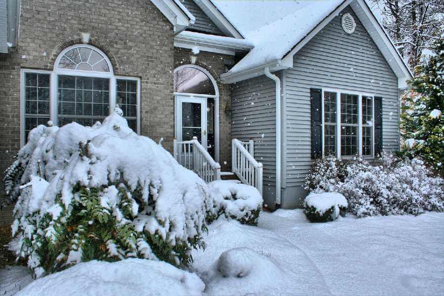 Help save on heating costs and prevent damage to your home this winter with these helpful home winterization tips.